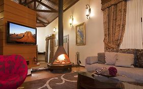 Pousada Ararinha Azul - Campos do Jordão